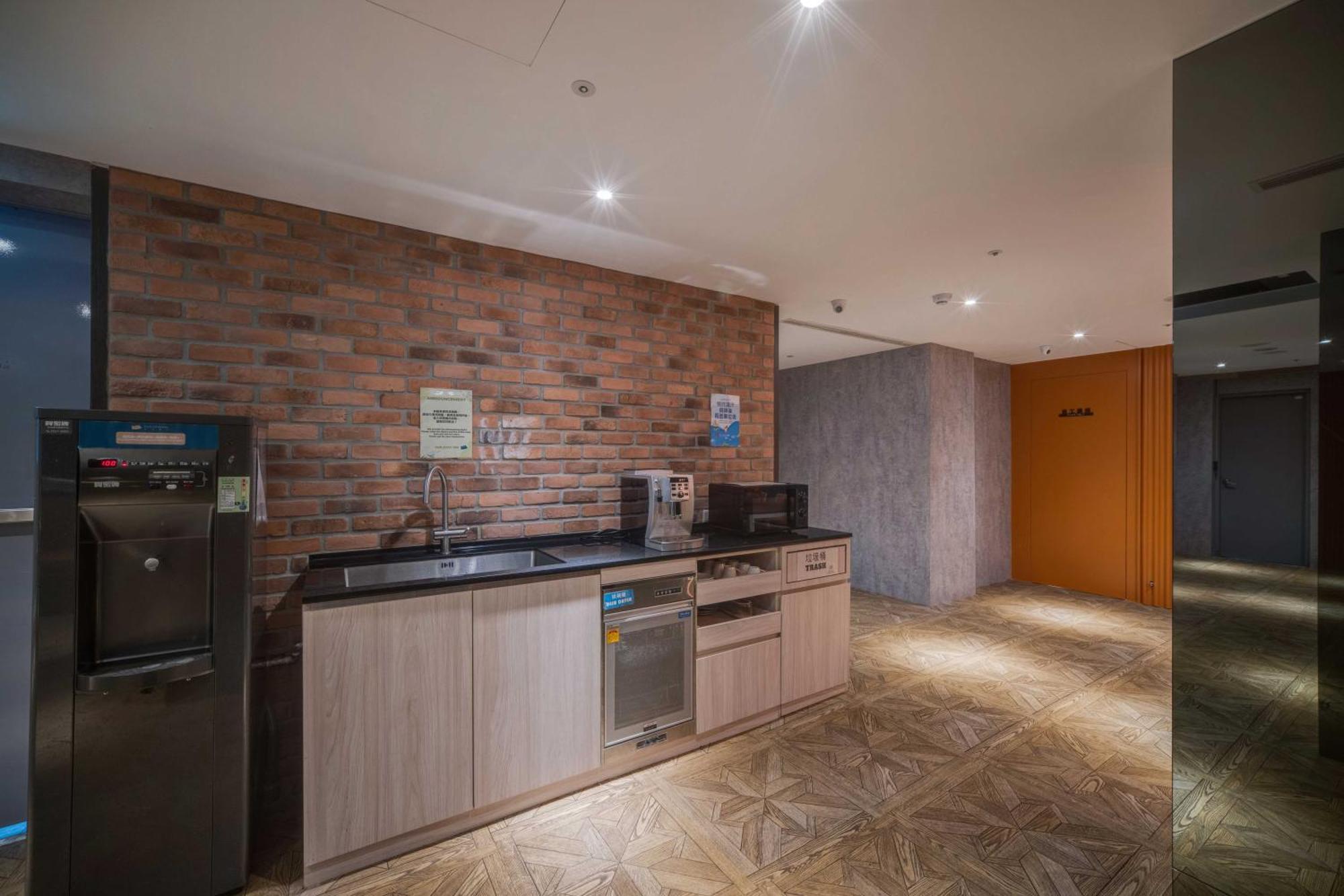 Fun Stay Inn Ximen Тайбэй Экстерьер фото